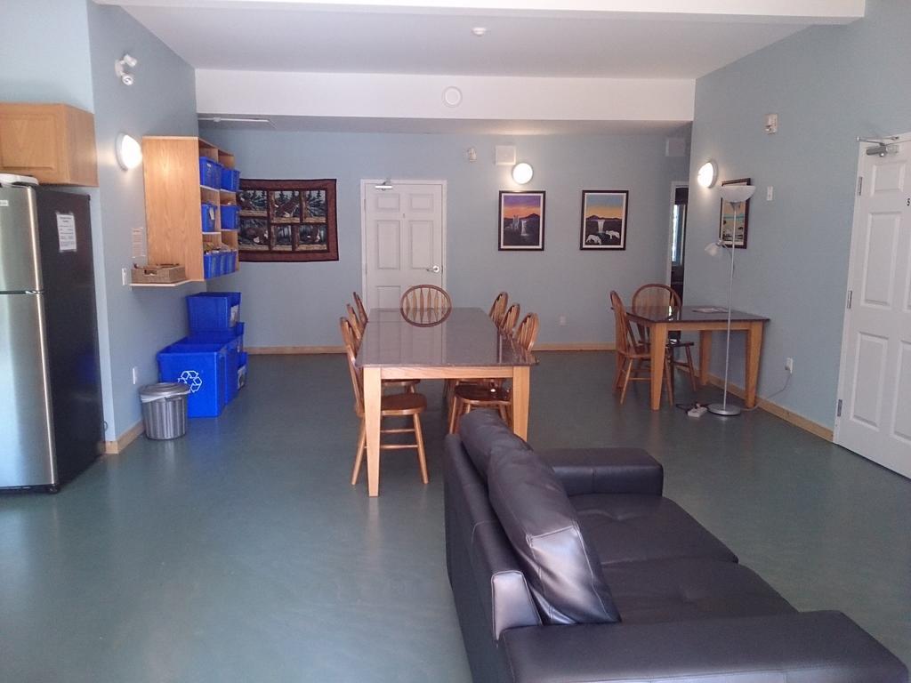 Hot Springs Campground & Hostel Upper Laberge Exterior foto